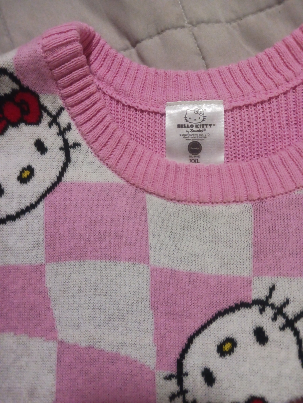 Hello Kitty Pink and White Checker Knit Vest - Picture 2 of 3